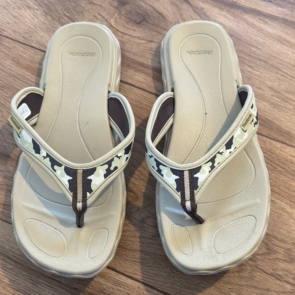 Reebok Beige and Brown Sandals
